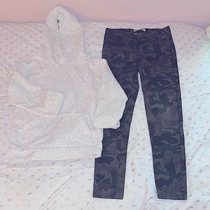 Girls outfit -Puma hoodie size 12-15, Levi pull on jeggings size 12